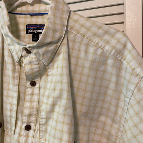 Men’s Patagonia Shirt | Short Sleeve - Picture 7 of 9